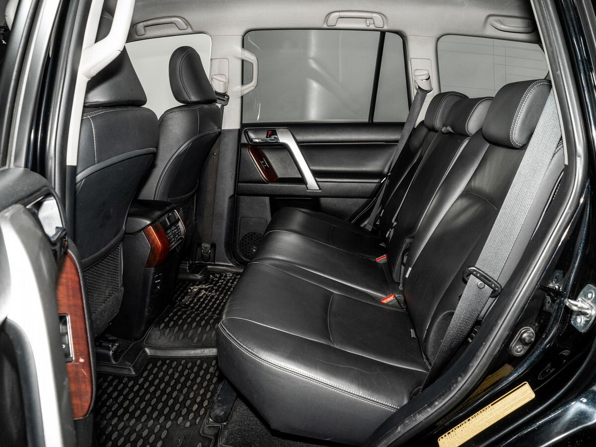 Toyota Land Cruiser Prado 2015 - фото автомобиля