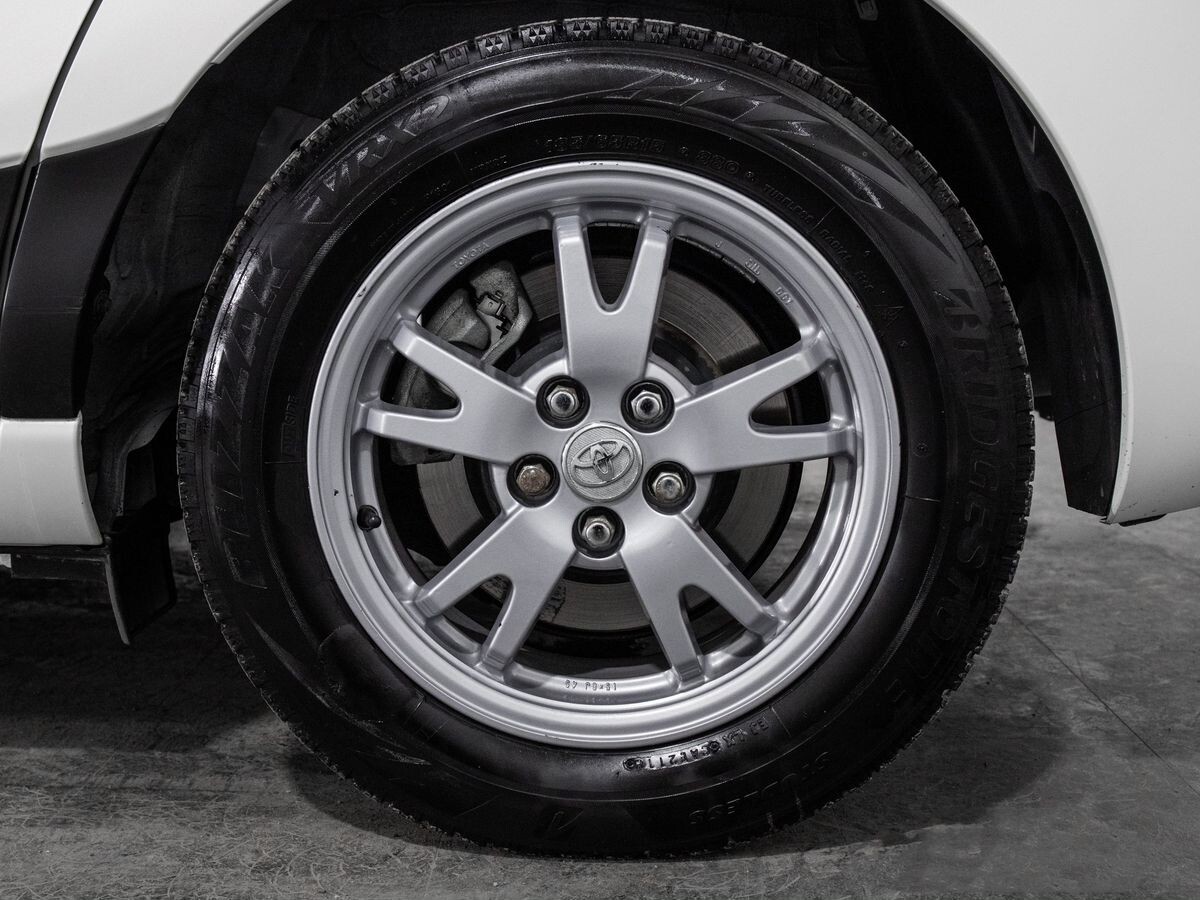 Toyota Sienta 2020 - фото автомобиля