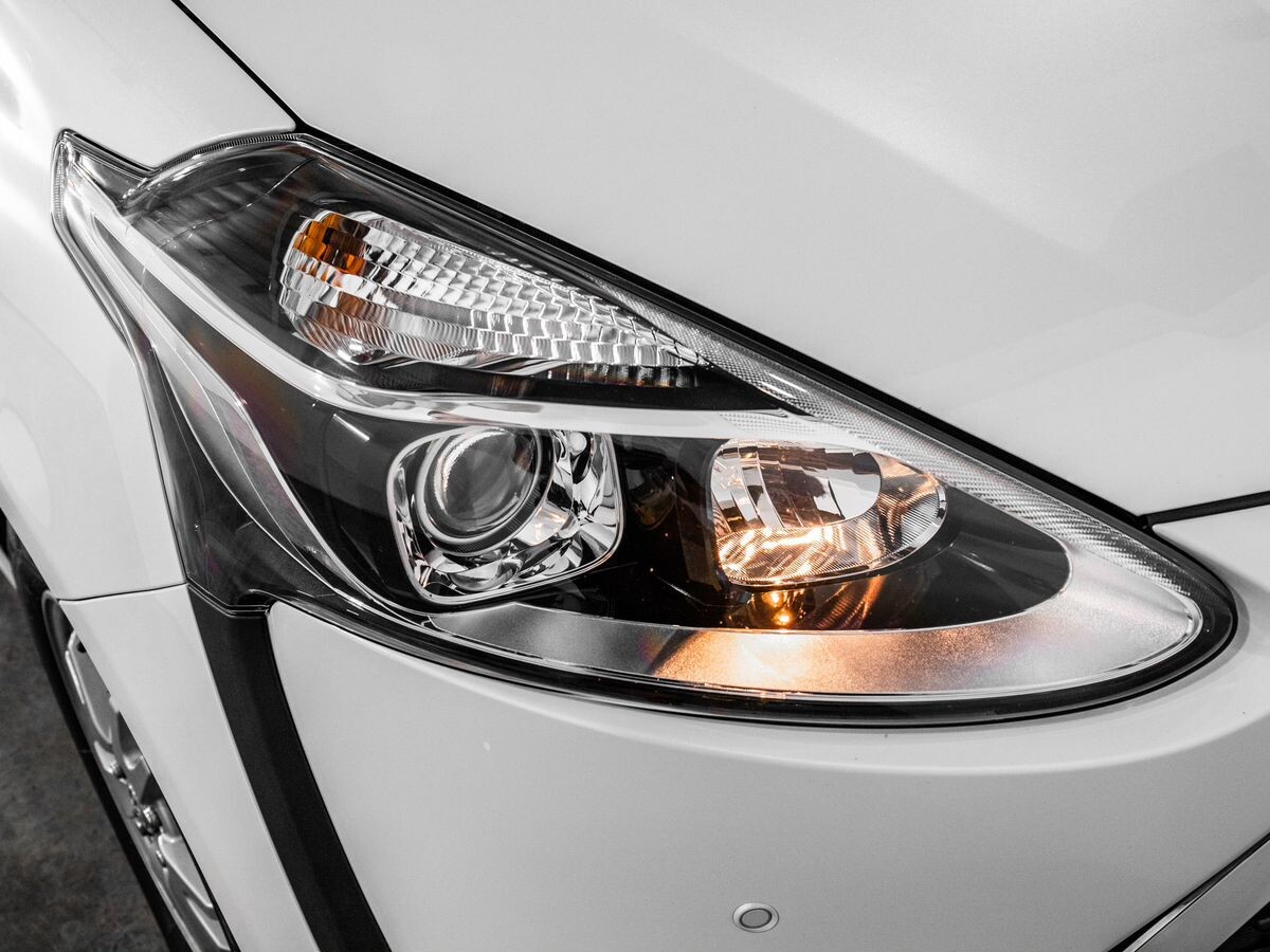 Toyota Sienta 2020 - фото автомобиля