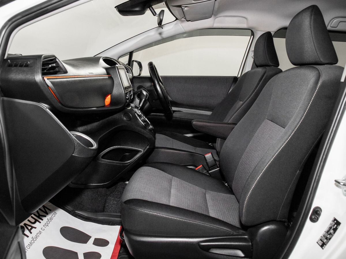 Toyota Sienta 2020 - фото автомобиля