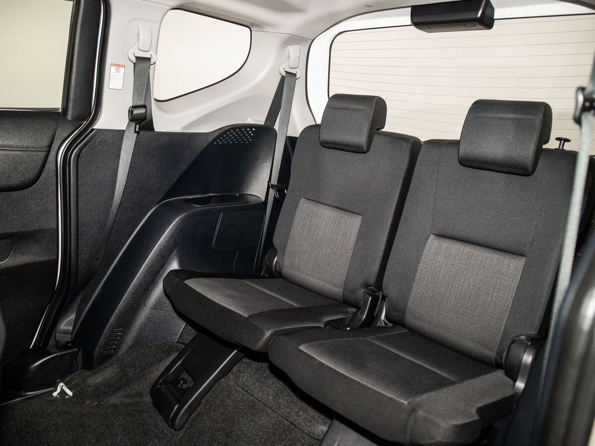 Toyota Sienta 2020 - фото автомобиля