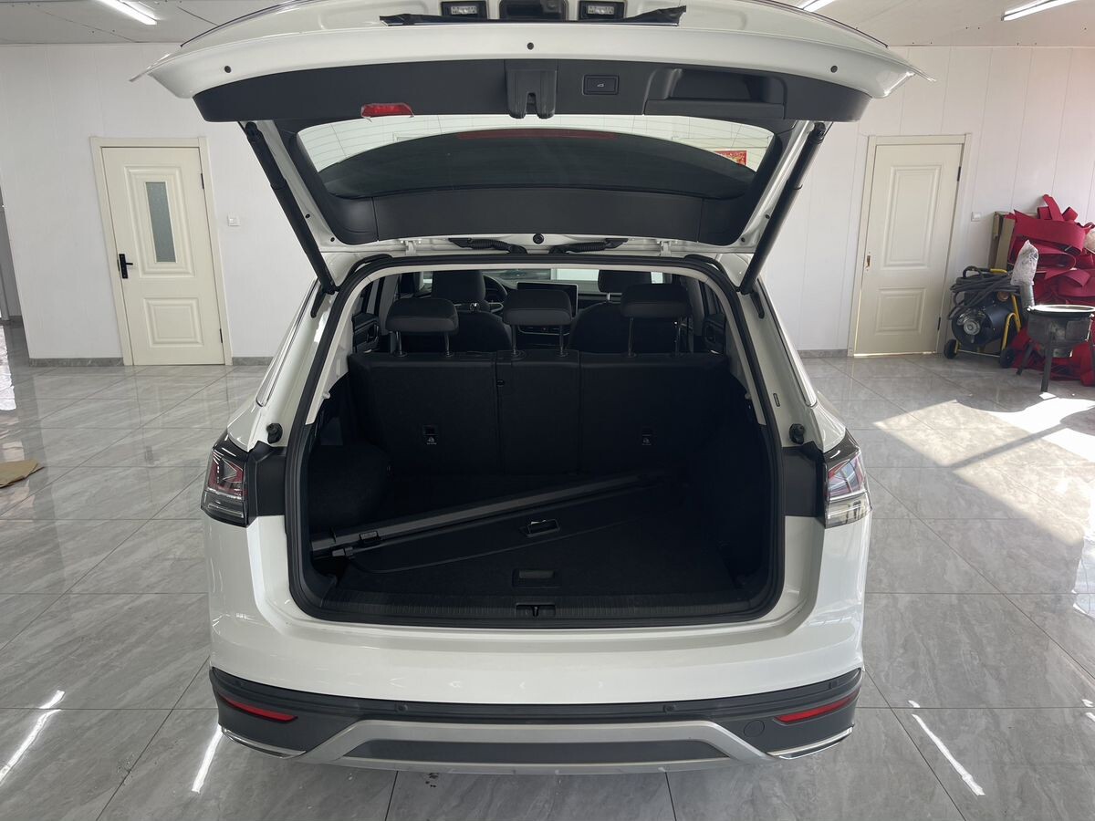 Volkswagen Tayron 2023 - фото автомобиля