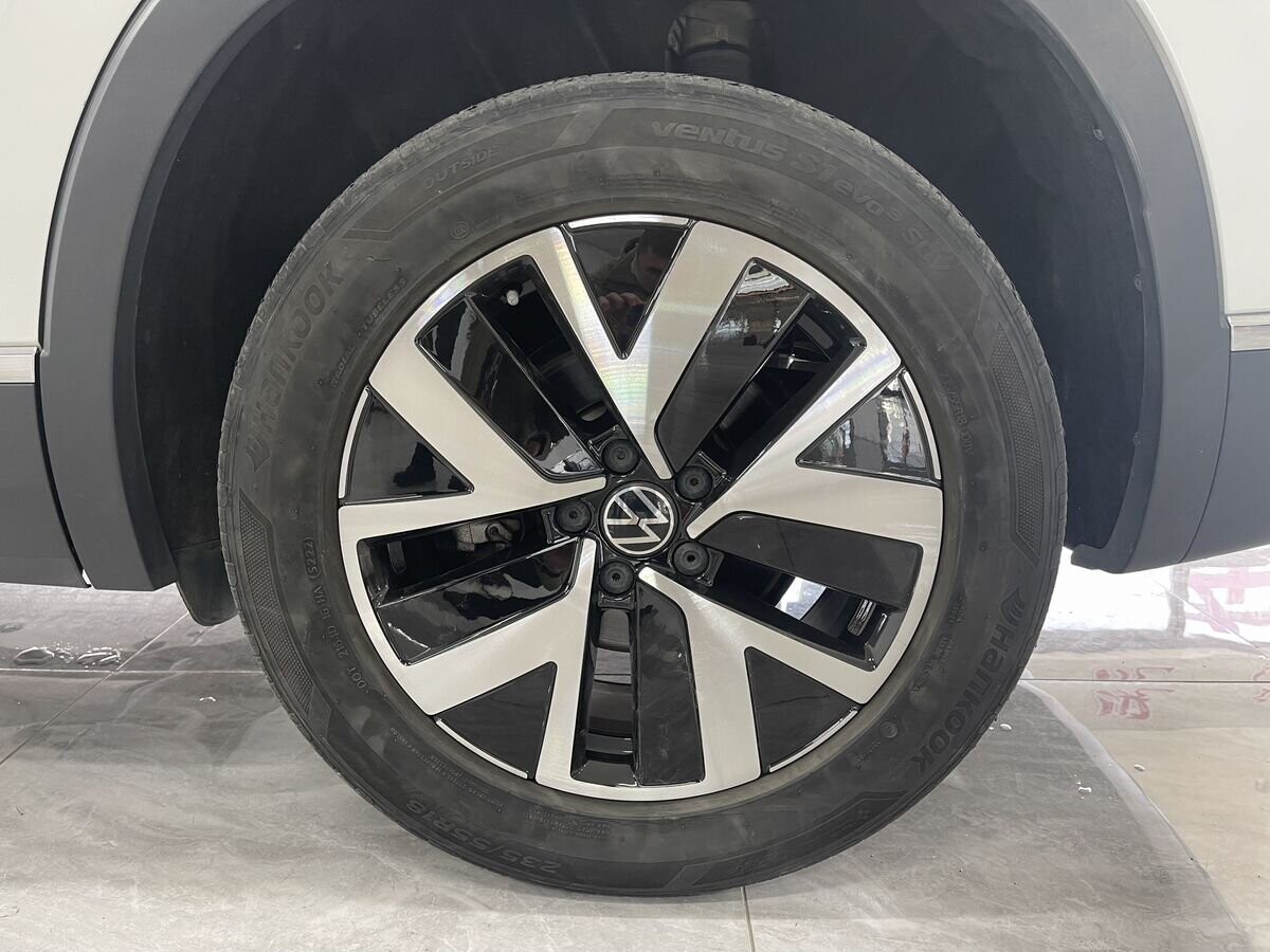 Volkswagen Tayron 2023 - фото автомобиля