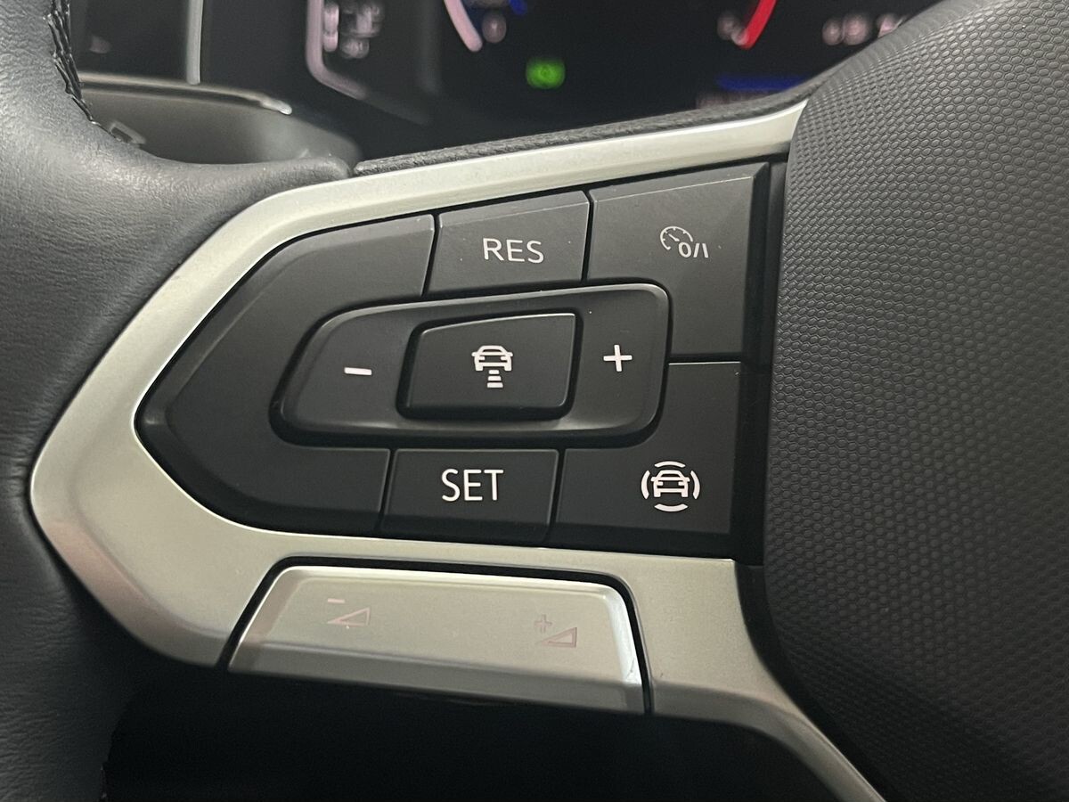 Volkswagen Sagitar 2022 - фото автомобиля