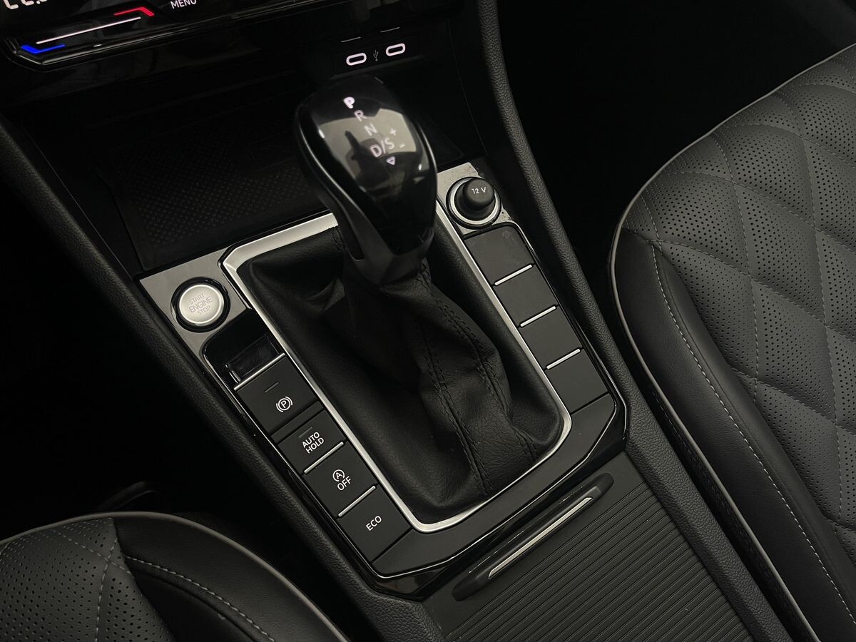 Volkswagen Sagitar 2022 - фото автомобиля