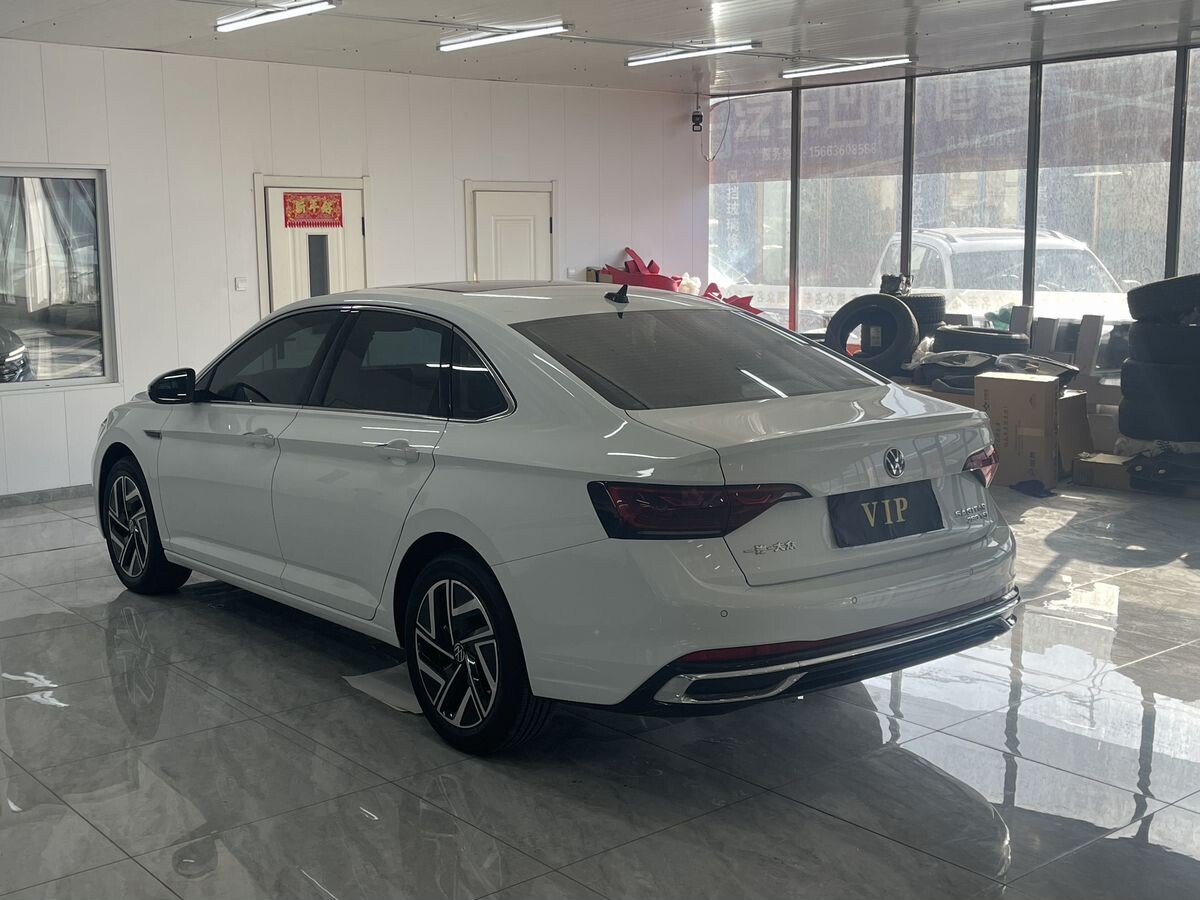 Volkswagen Sagitar 2022 - фото автомобиля