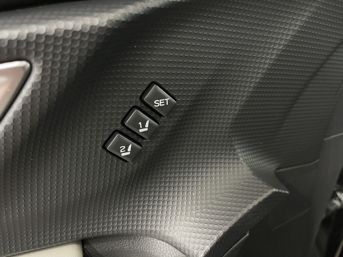 Subaru Forester 2022 - фото автомобиля