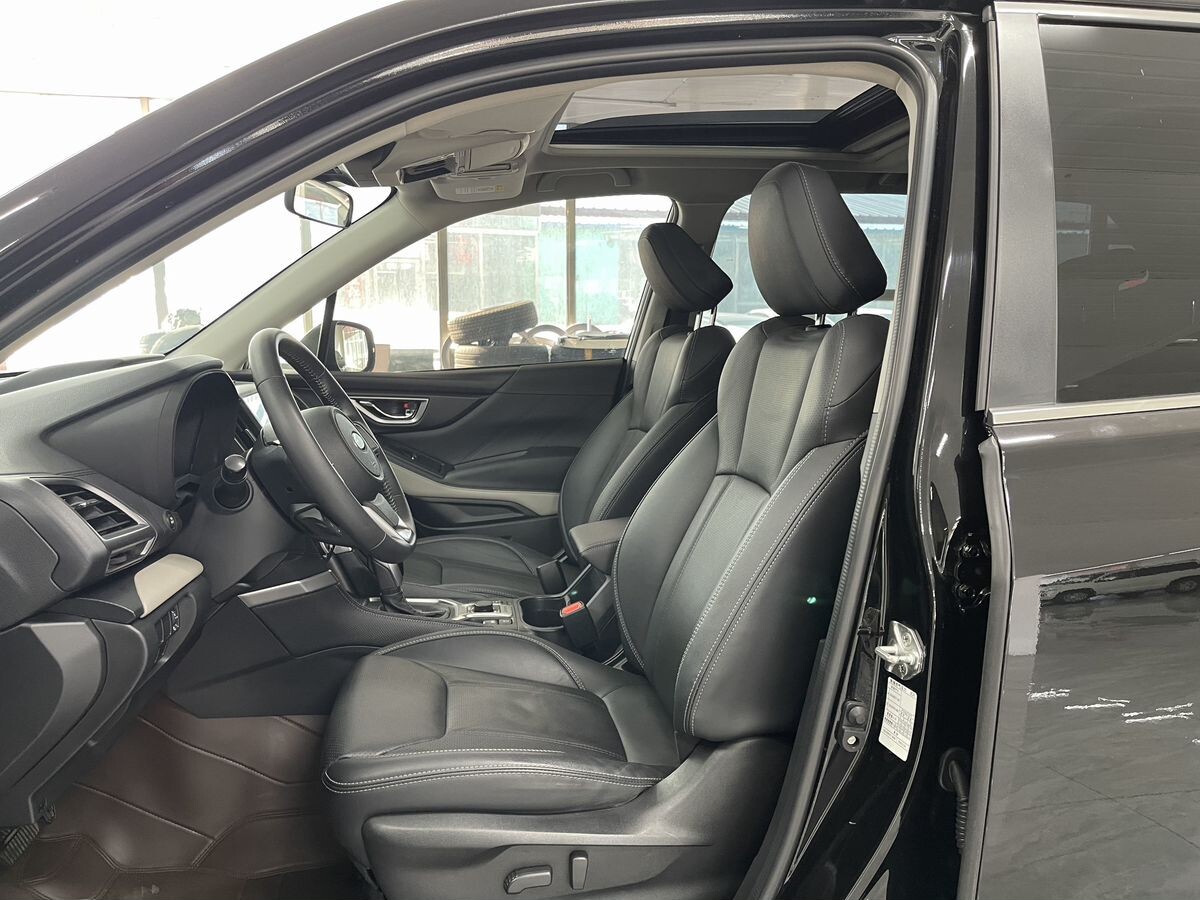 Subaru Forester 2022 - фото автомобиля