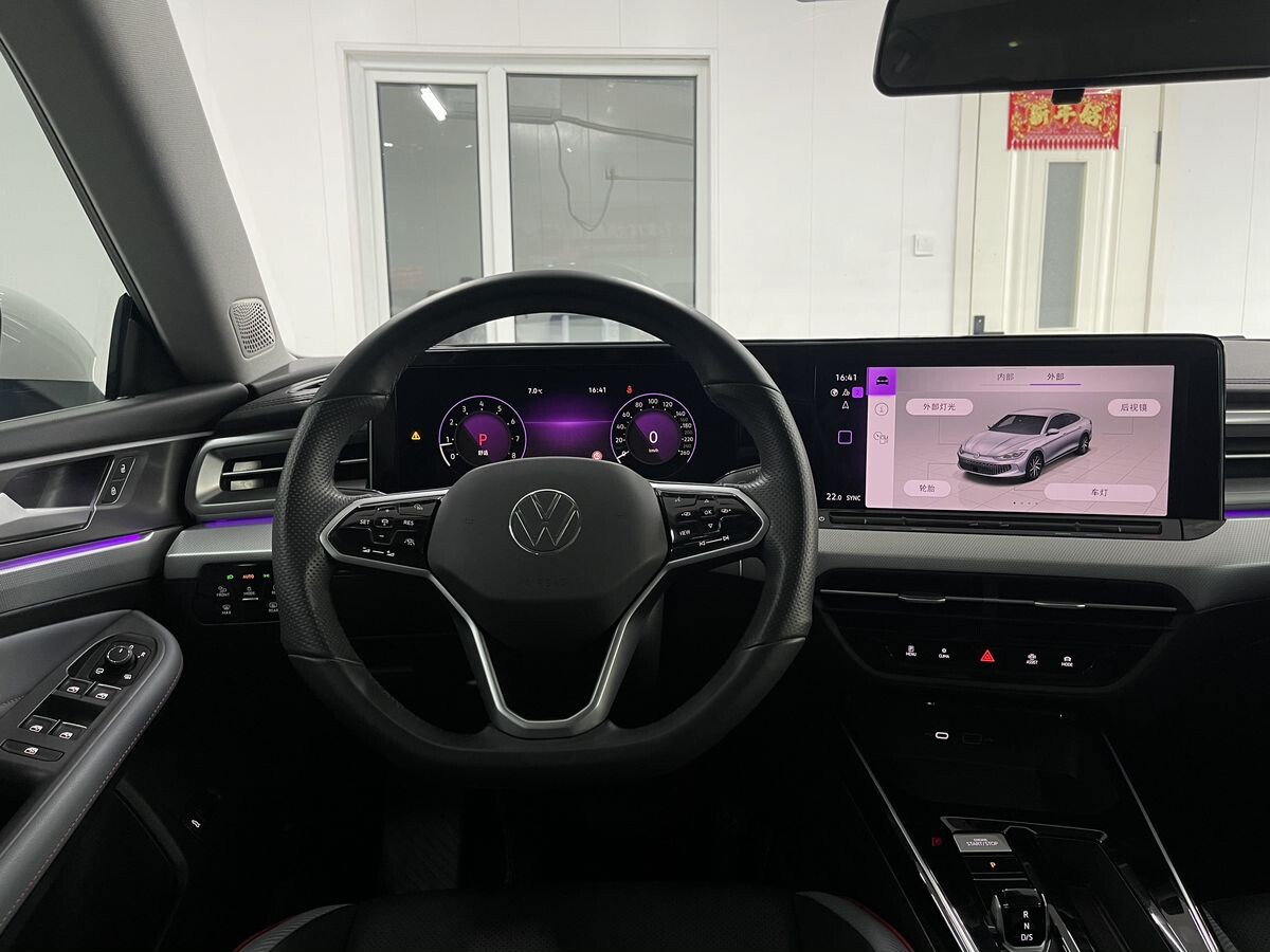 Volkswagen Lamando 2022 - фото автомобиля