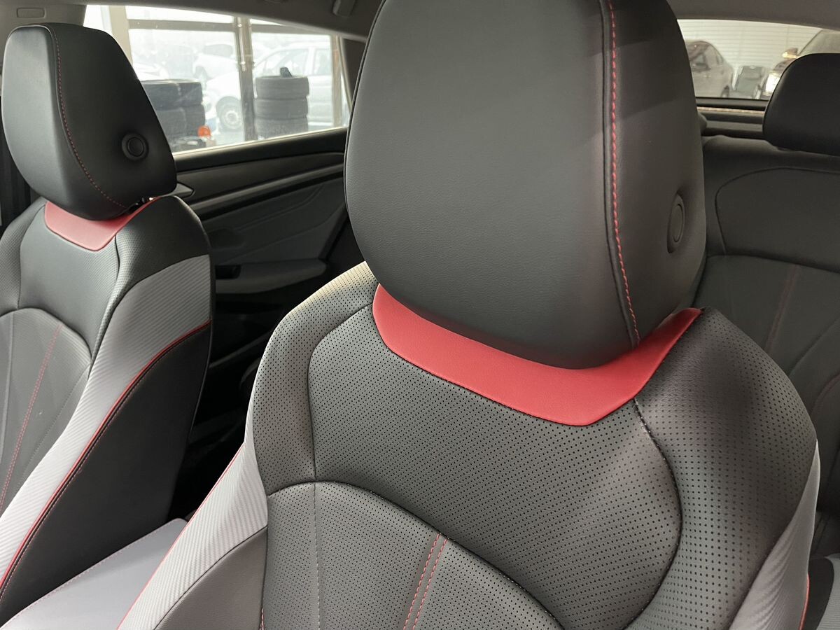 Volkswagen Lamando 2022 - фото автомобиля