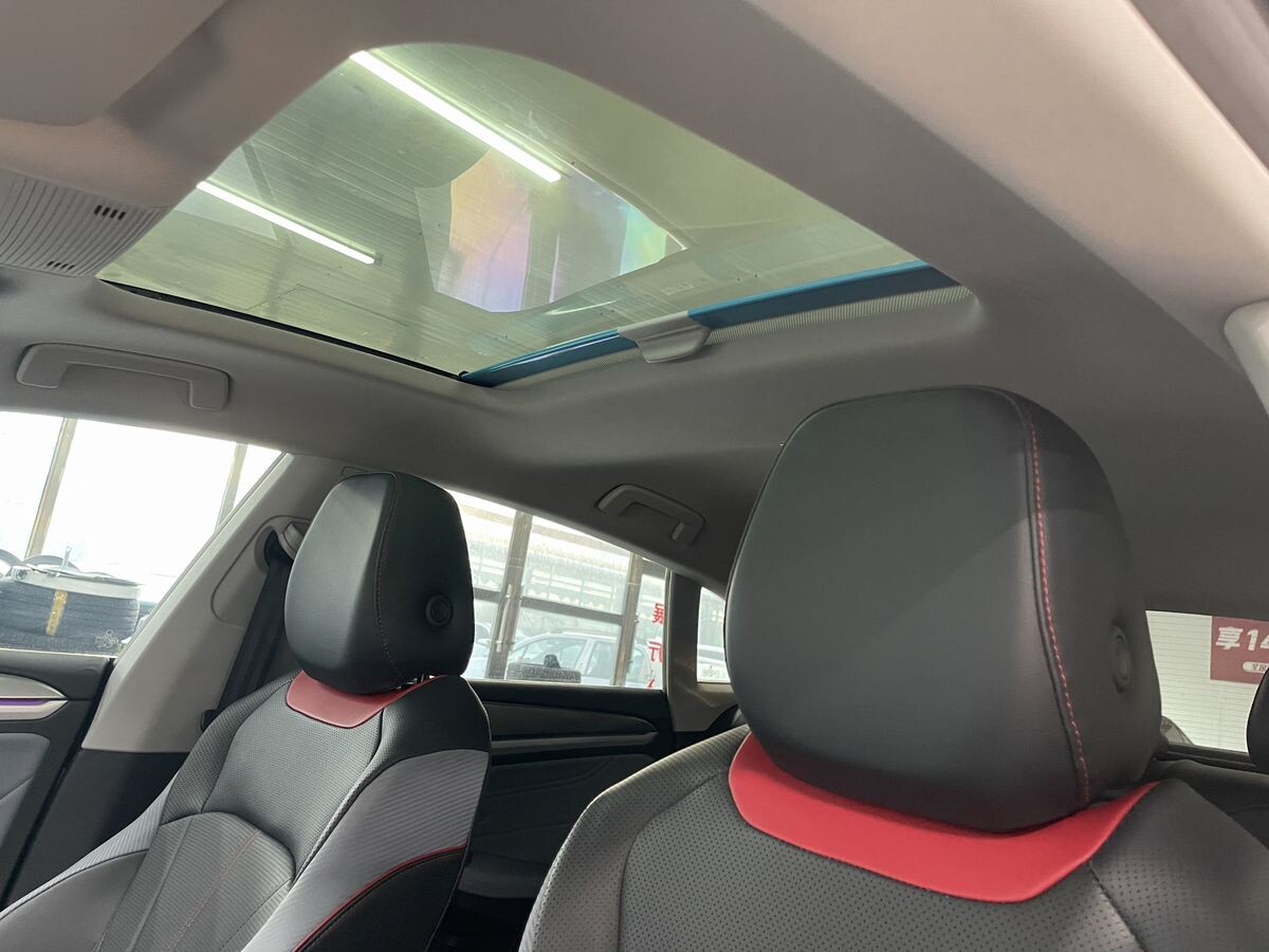 Volkswagen Lamando 2022 - фото автомобиля