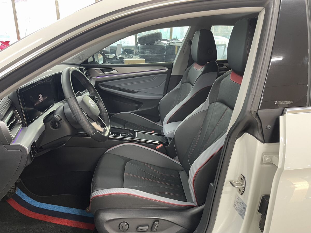 Volkswagen Lamando 2022 - фото автомобиля