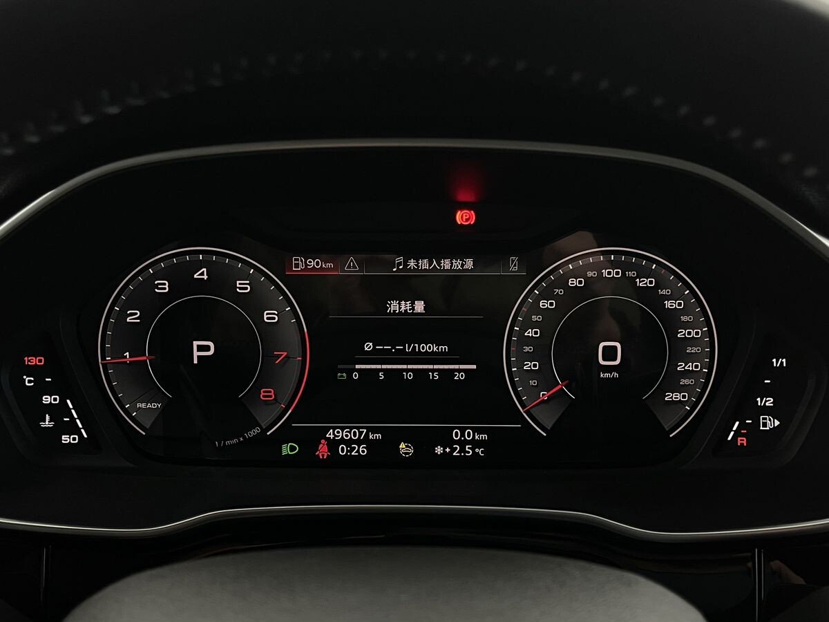 Audi Q3 2022 - фото автомобиля