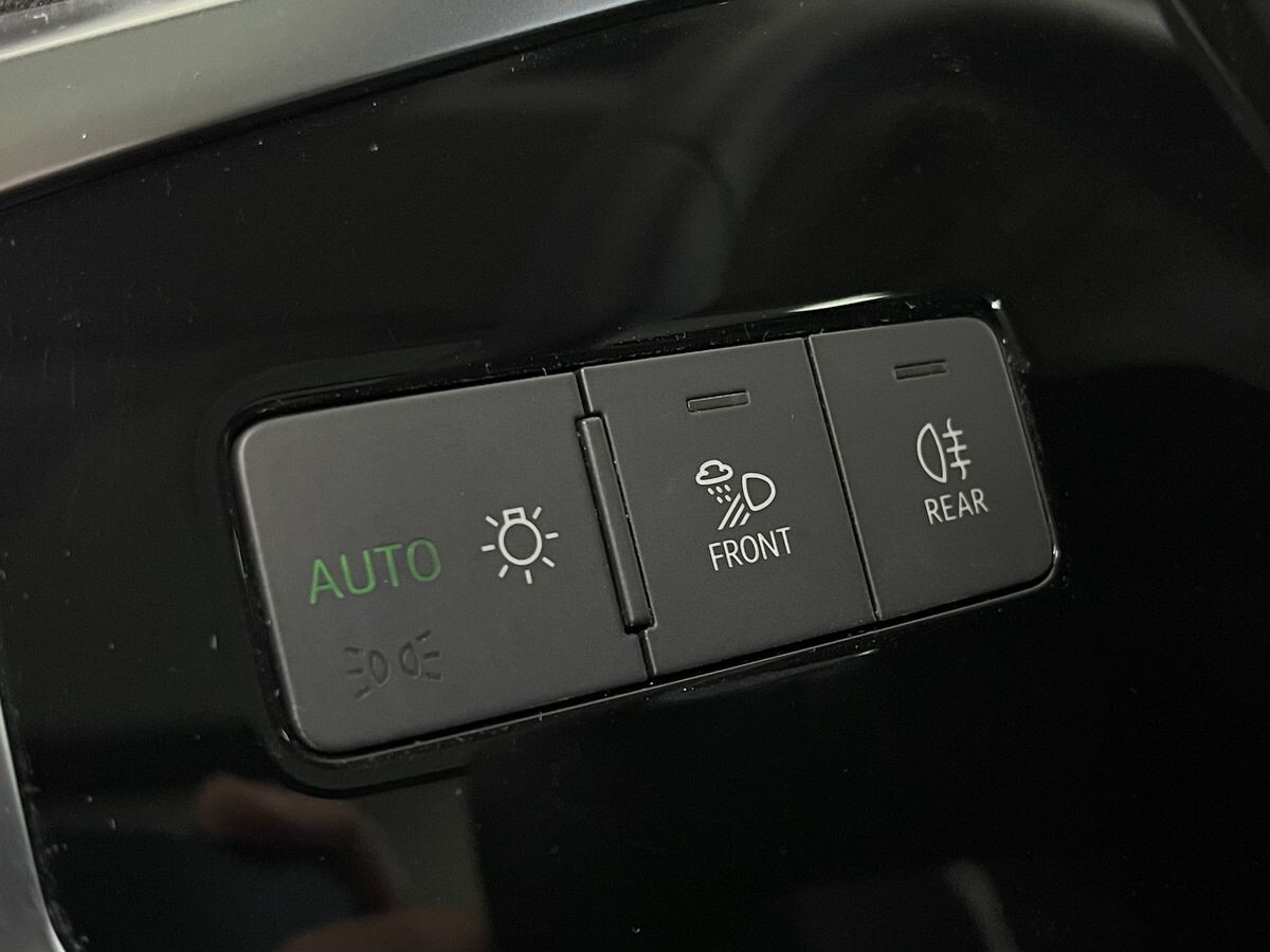 Audi Q3 2022 - фото автомобиля