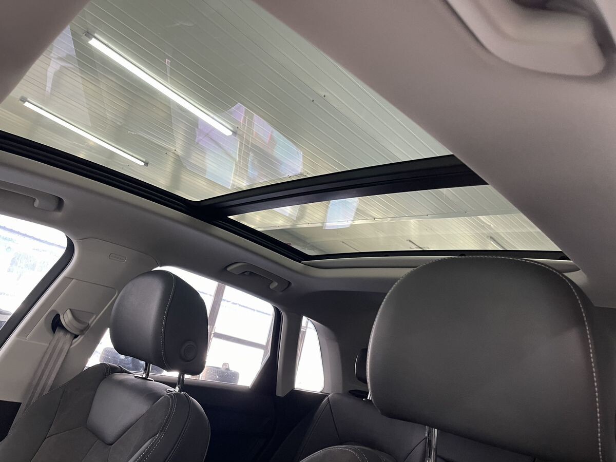 Audi Q3 2022 - фото автомобиля