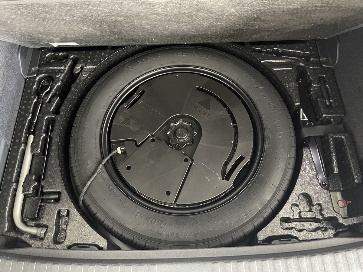 Audi Q3 2022 - фото автомобиля