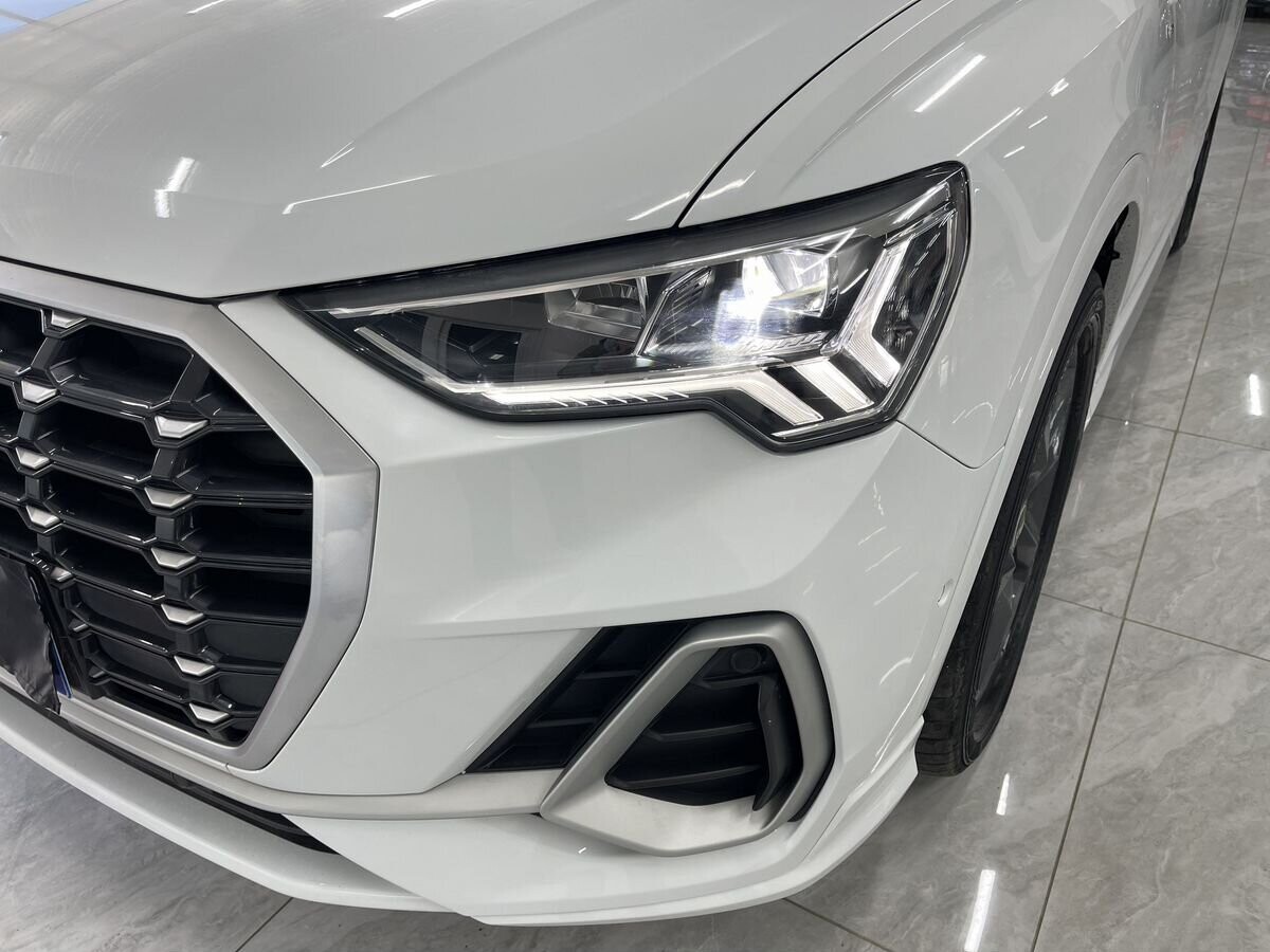 Audi Q3 2022 - фото автомобиля