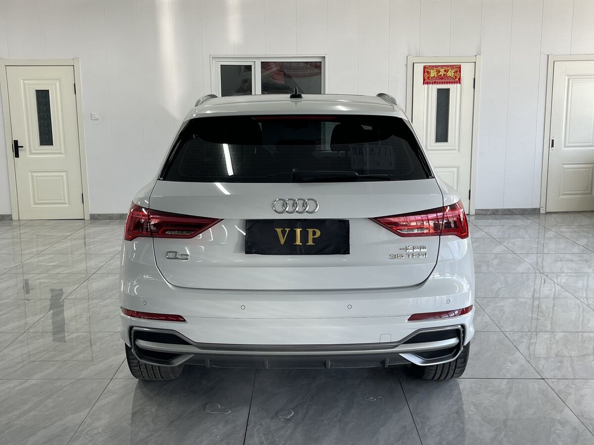 Audi Q3 2022 - фото автомобиля