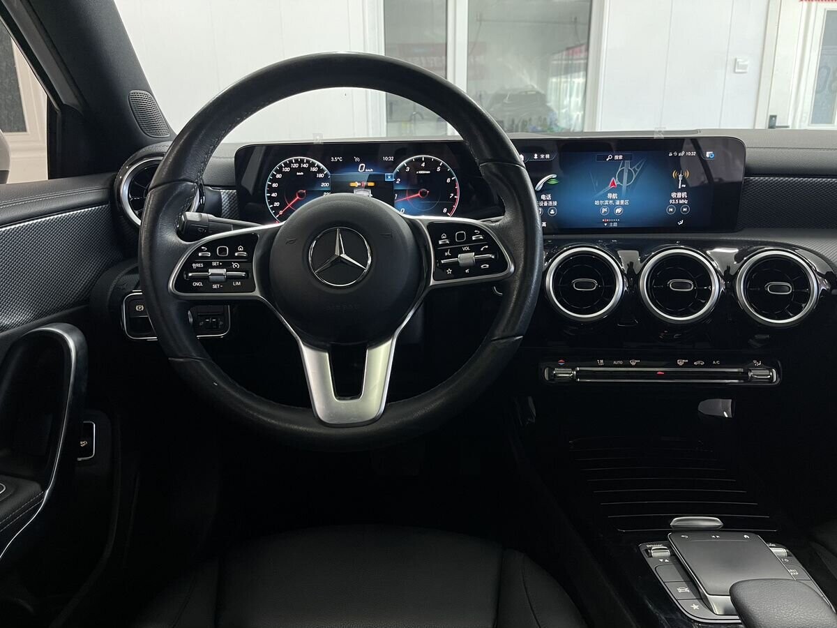 Mercedes-Benz A-Класс 2022 - фото автомобиля