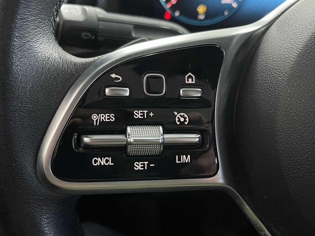 Mercedes-Benz A-Класс 2022 - фото автомобиля