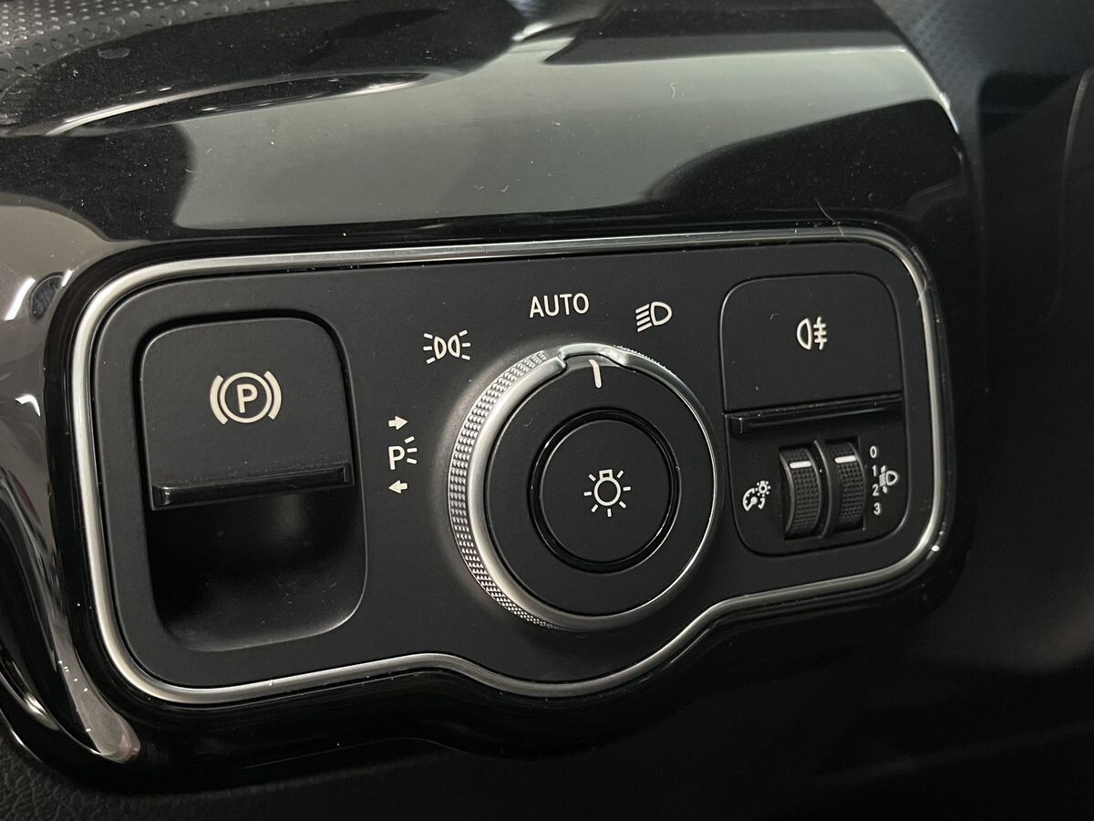 Mercedes-Benz A-Класс 2022 - фото автомобиля