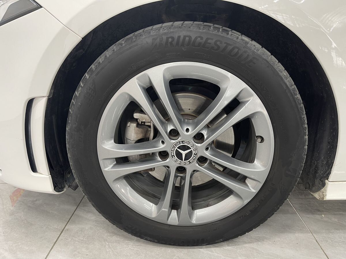 Mercedes-Benz A-Класс 2022 - фото автомобиля