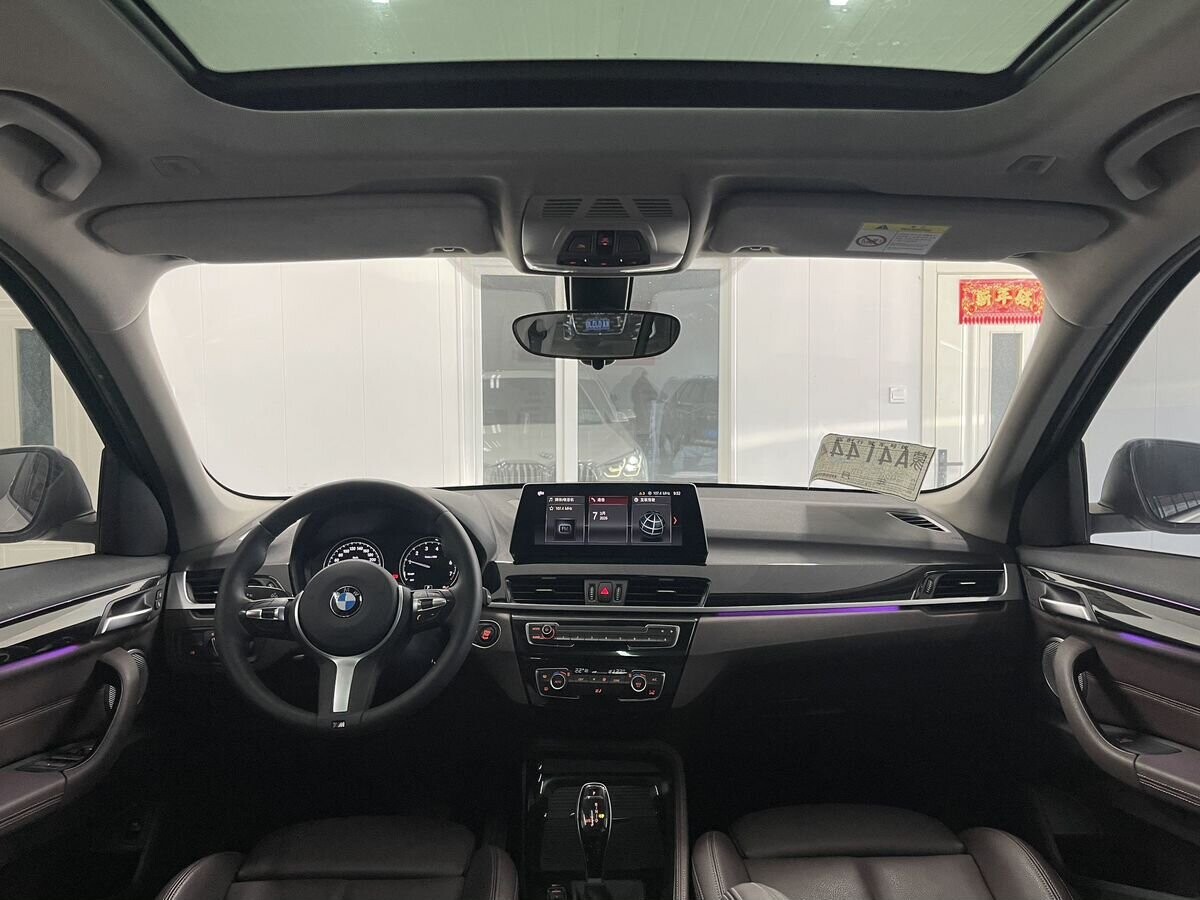 BMW X1 2022 - фото автомобиля