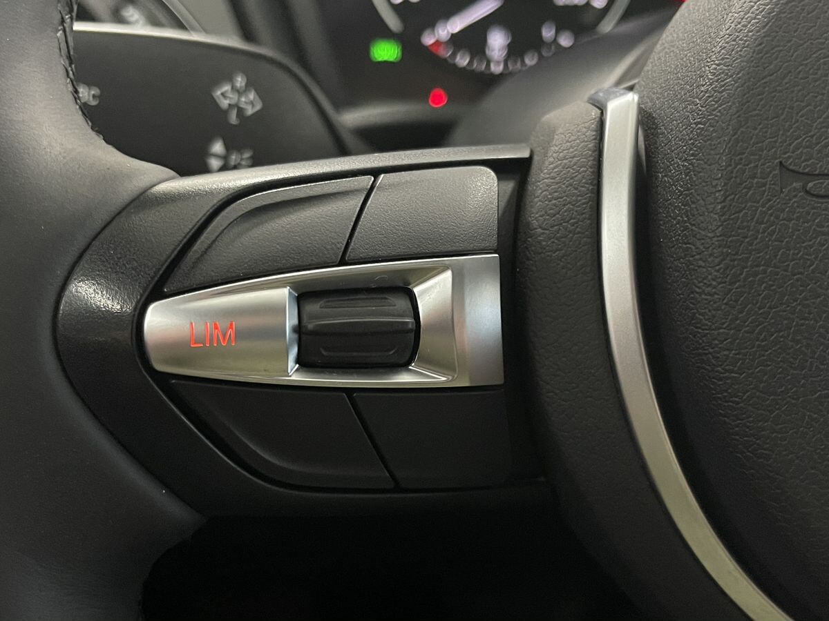 BMW X1 2022 - фото автомобиля