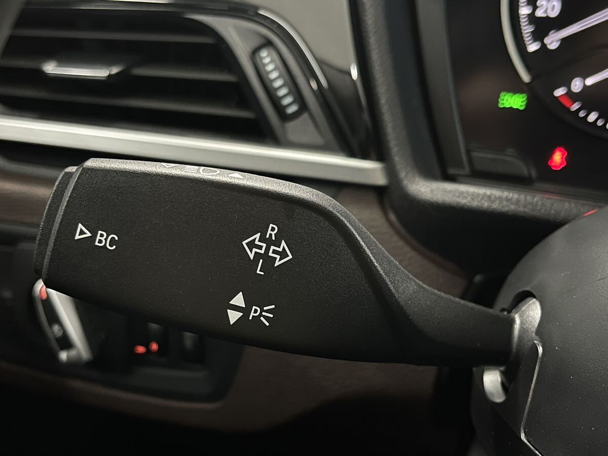 BMW X1 2022 - фото автомобиля