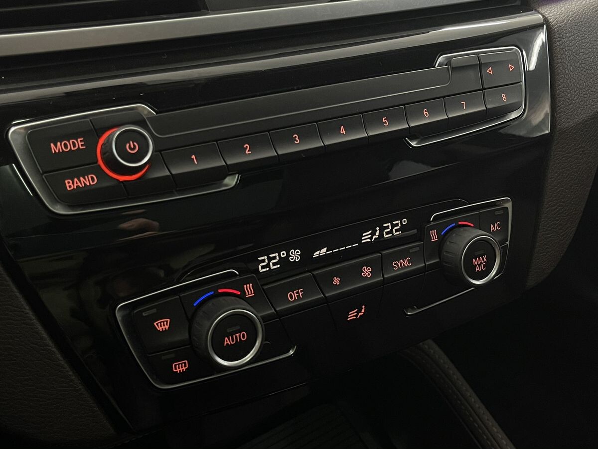 BMW X1 2022 - фото автомобиля