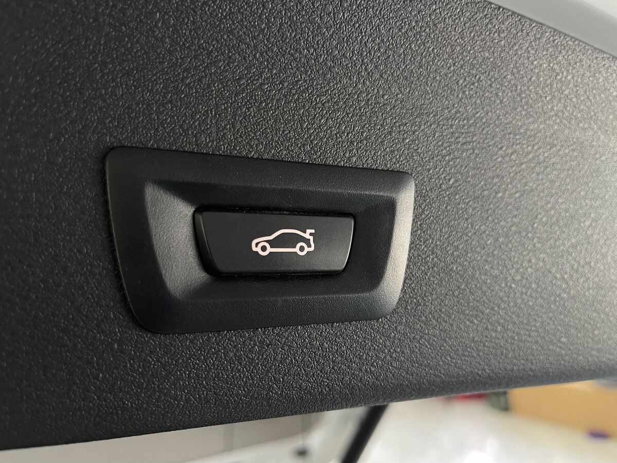 BMW X1 2022 - фото автомобиля