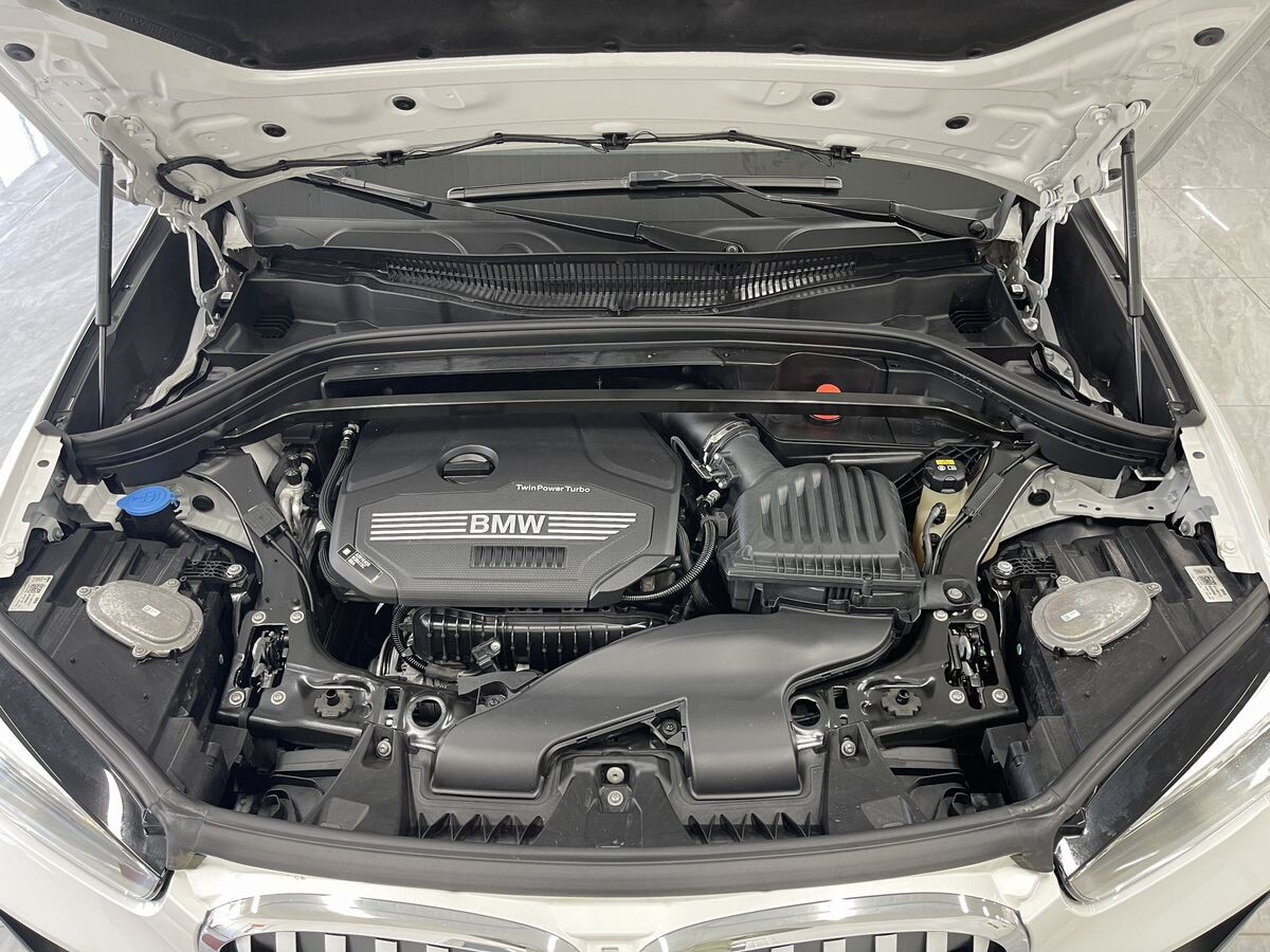 BMW X1 2022 - фото автомобиля