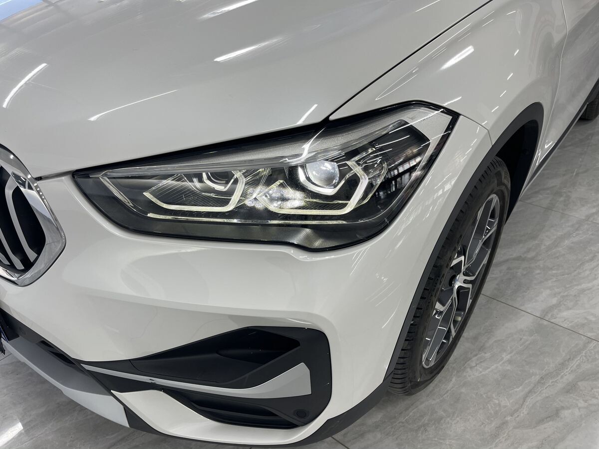 BMW X1 2022 - фото автомобиля