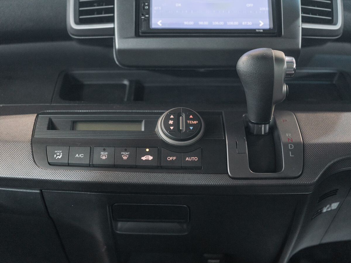 Honda Freed 2009 - фото автомобиля