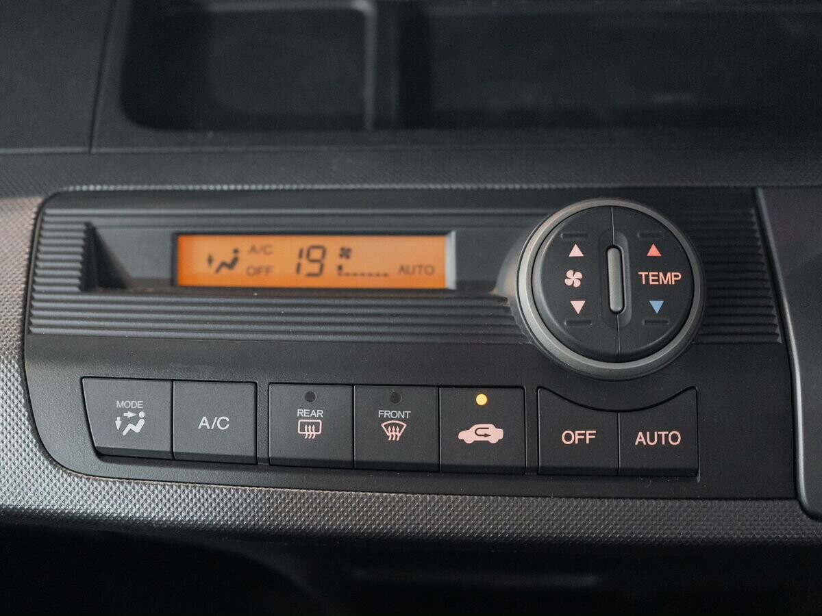 Honda Freed 2009 - фото автомобиля