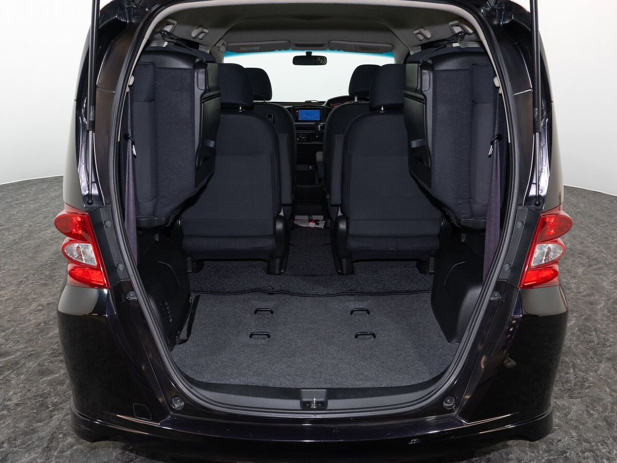 Honda Freed 2009 - фото автомобиля