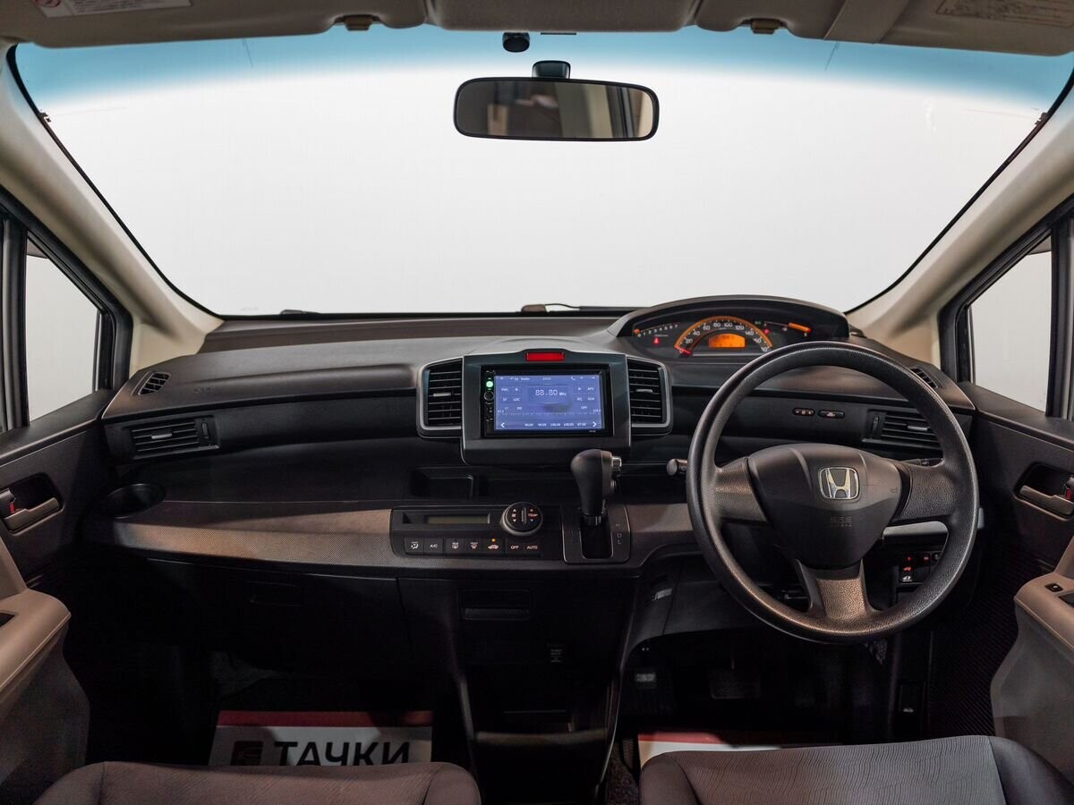 Honda Freed 2009 - фото автомобиля