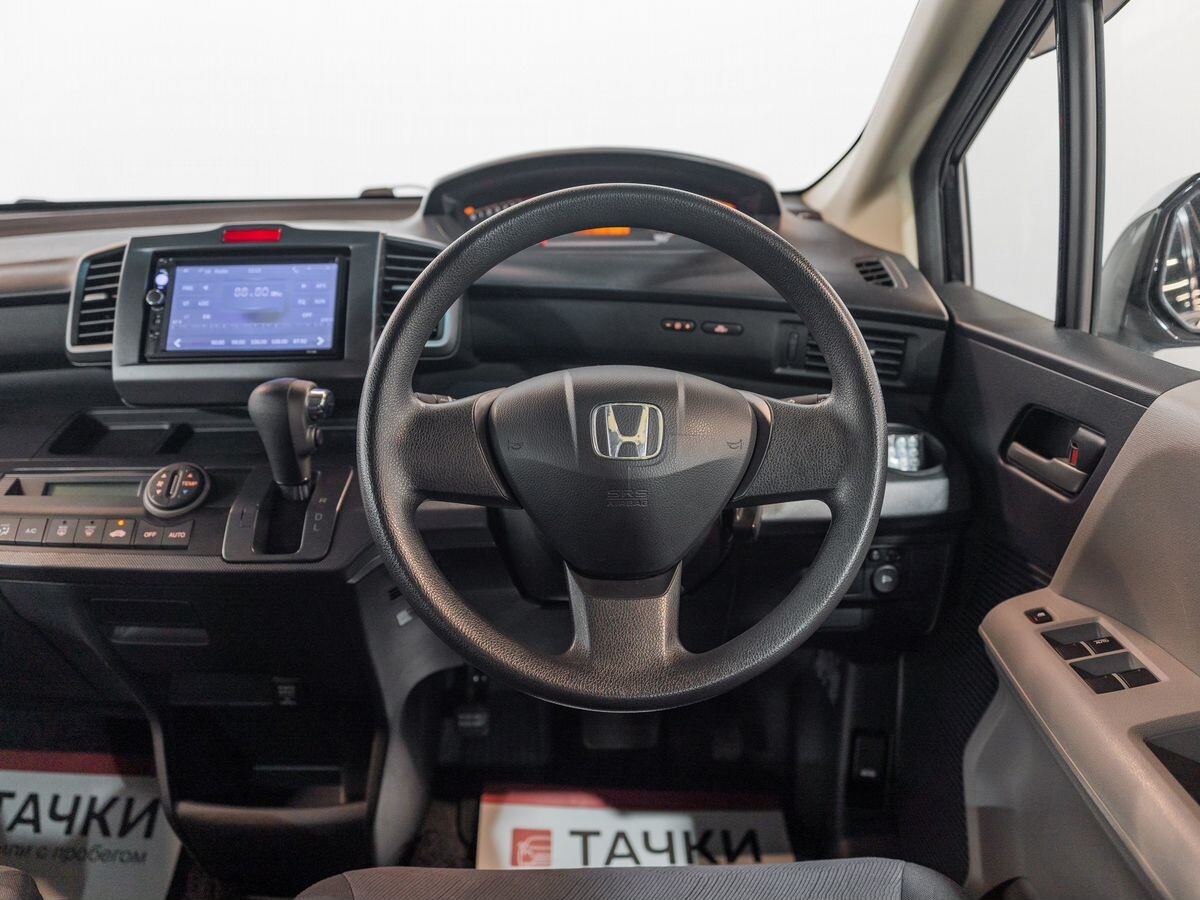 Honda Freed 2009 - фото автомобиля