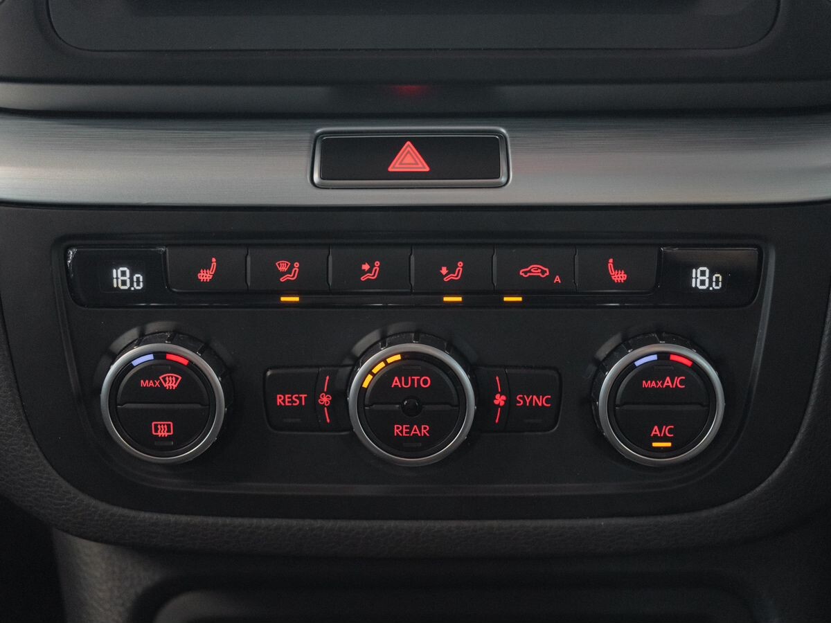 Volkswagen Sharan 2012 - фото автомобиля