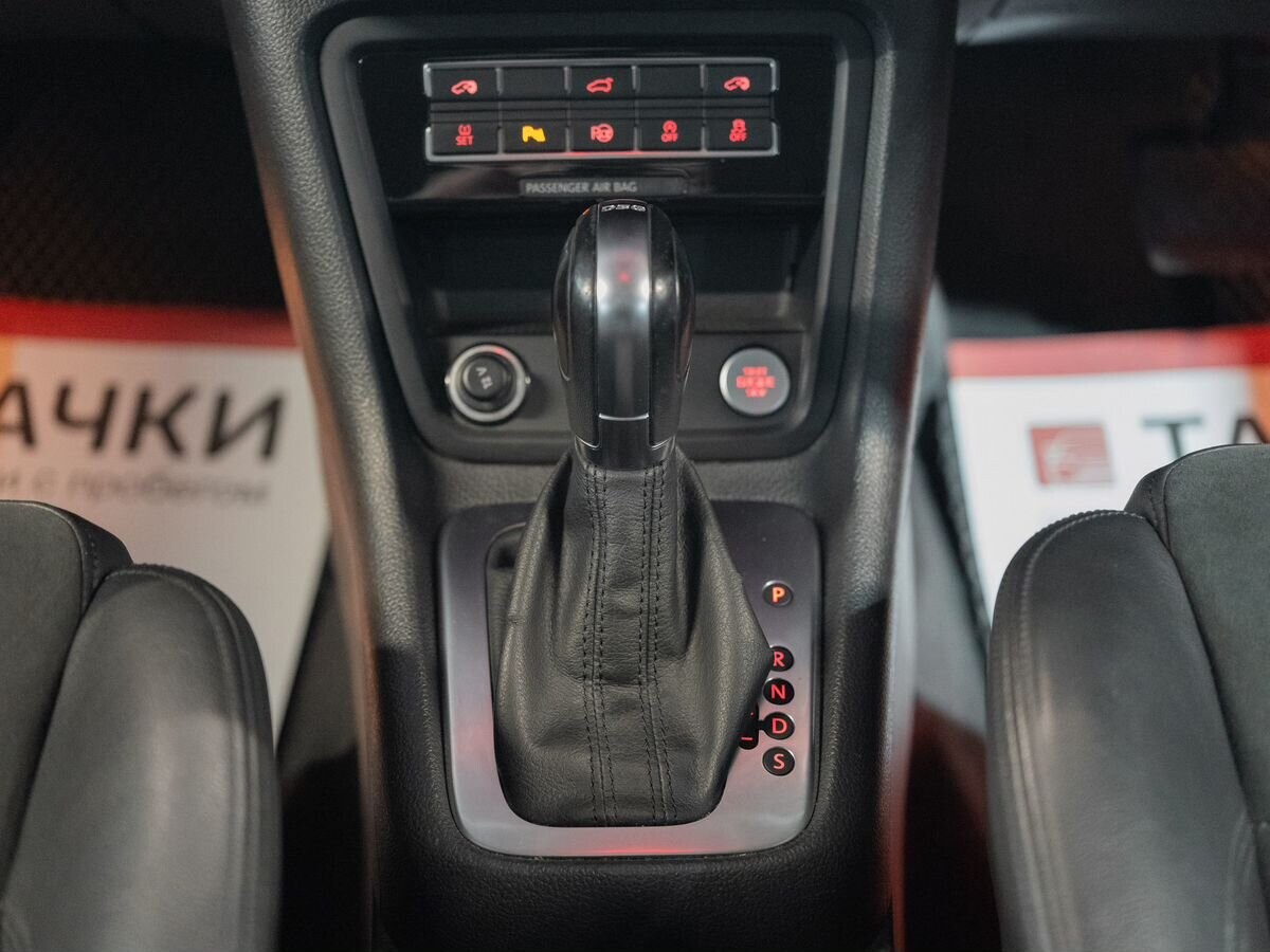 Volkswagen Sharan 2012 - фото автомобиля