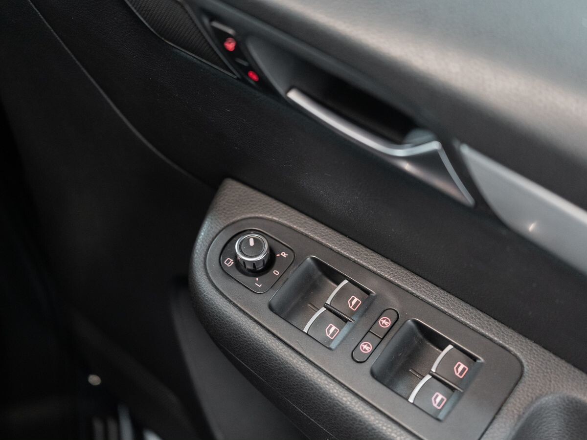 Volkswagen Sharan 2012 - фото автомобиля