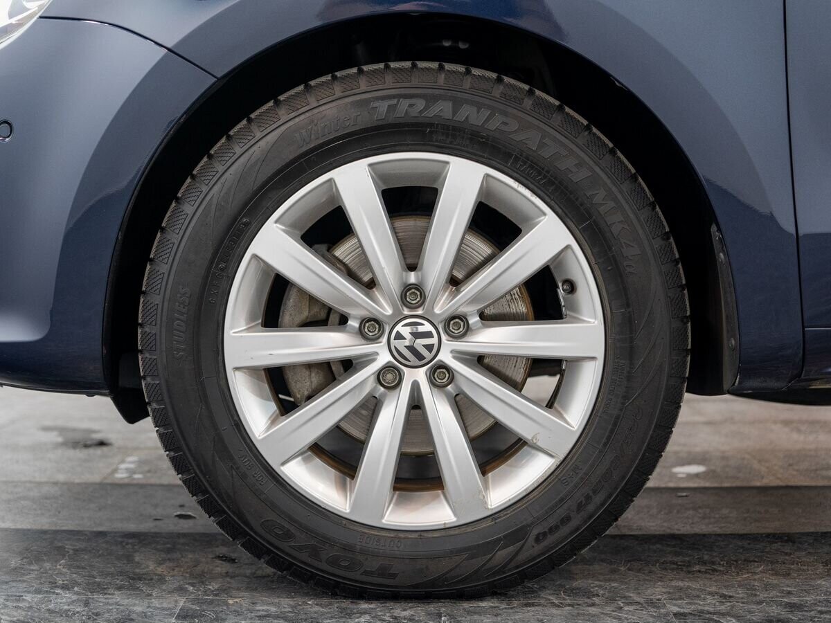 Volkswagen Sharan 2012 - фото автомобиля