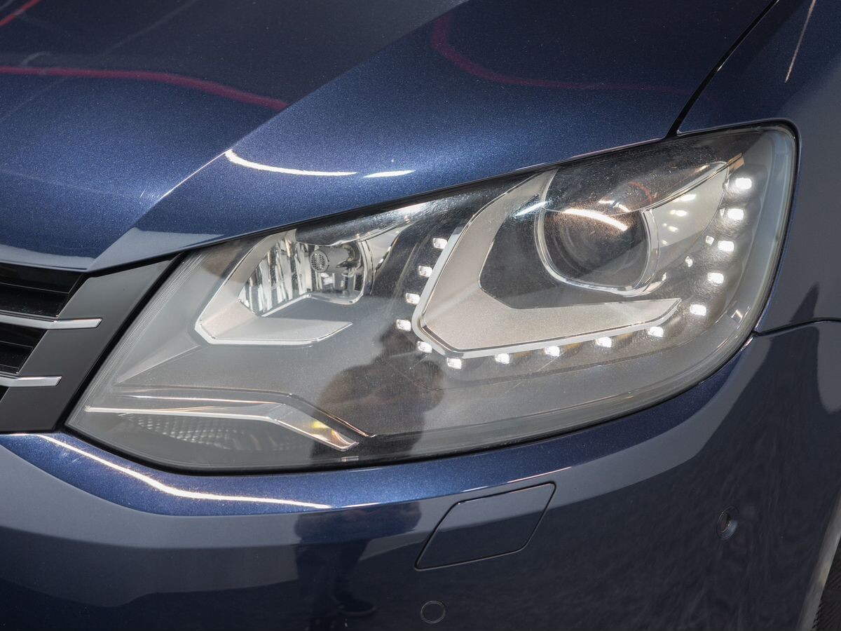 Volkswagen Sharan 2012 - фото автомобиля