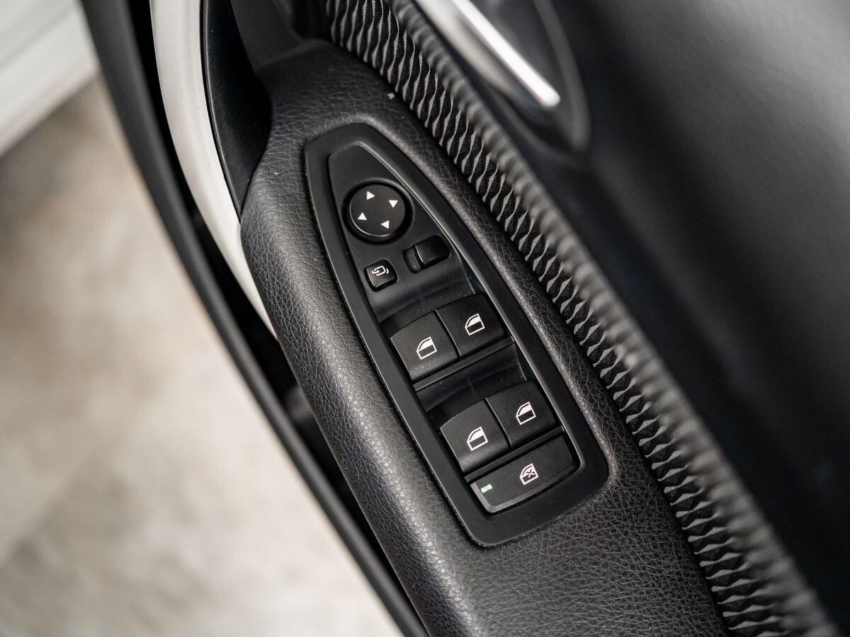 BMW 1 серии 2015 - фото автомобиля