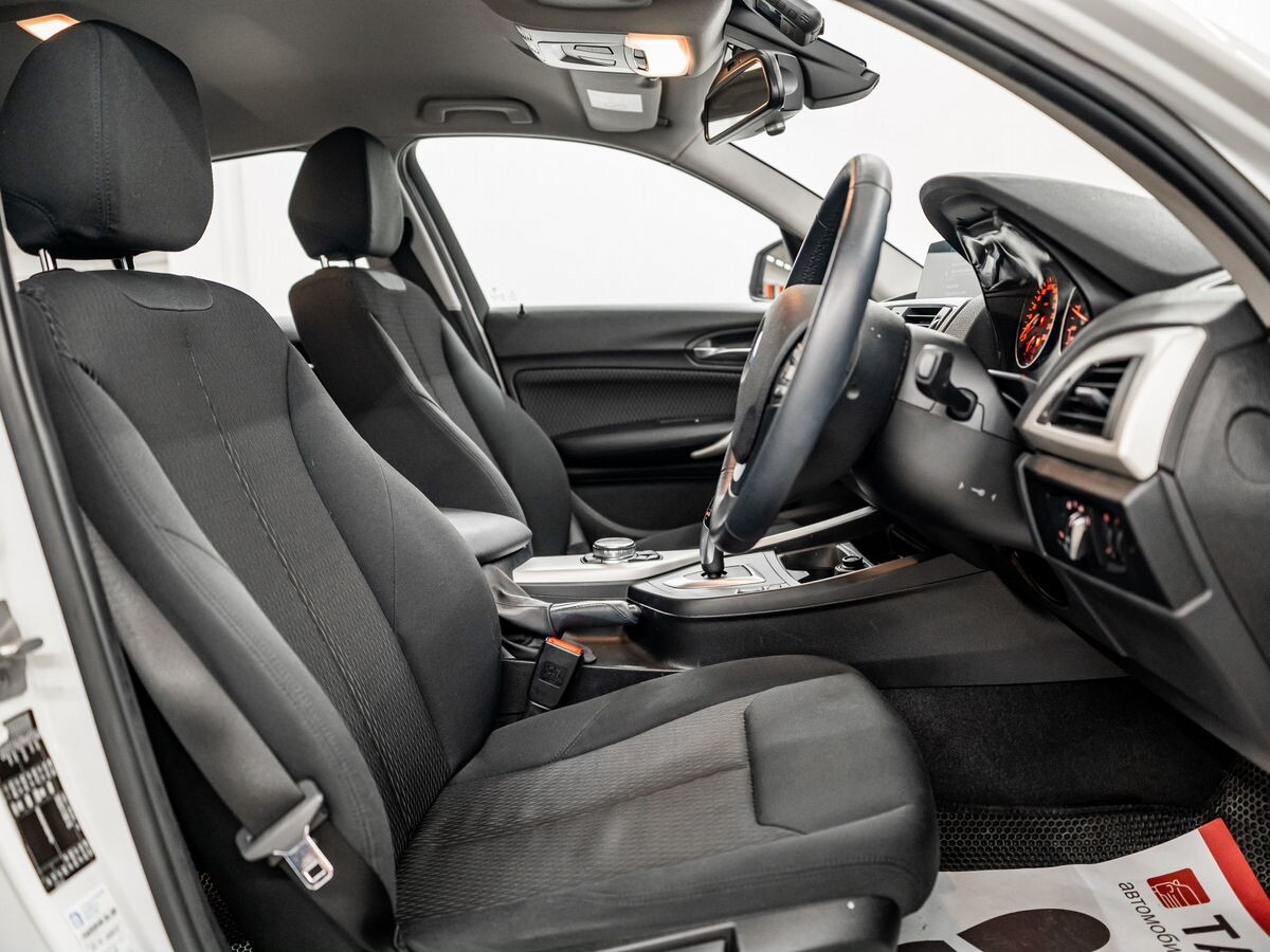 BMW 1 серии 2015 - фото автомобиля