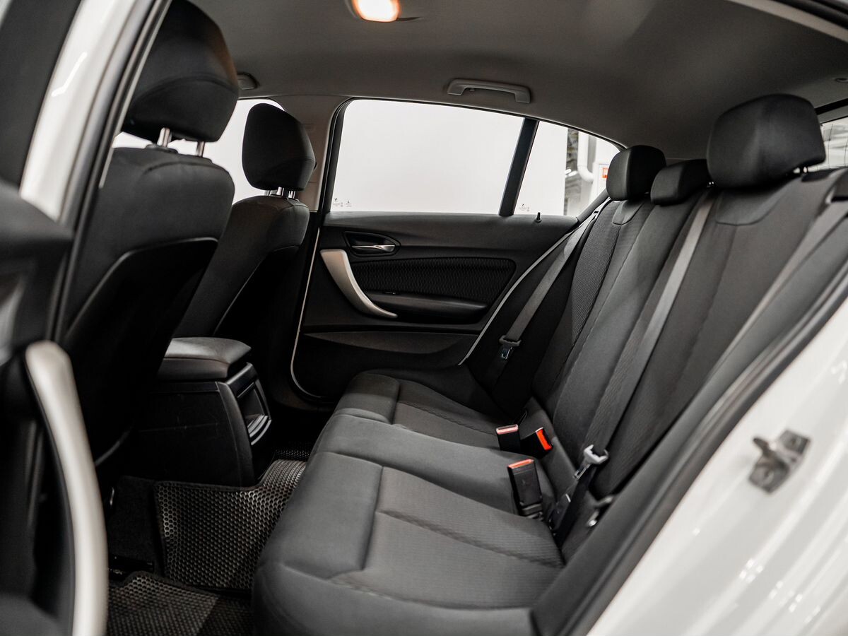 BMW 1 серии 2015 - фото автомобиля