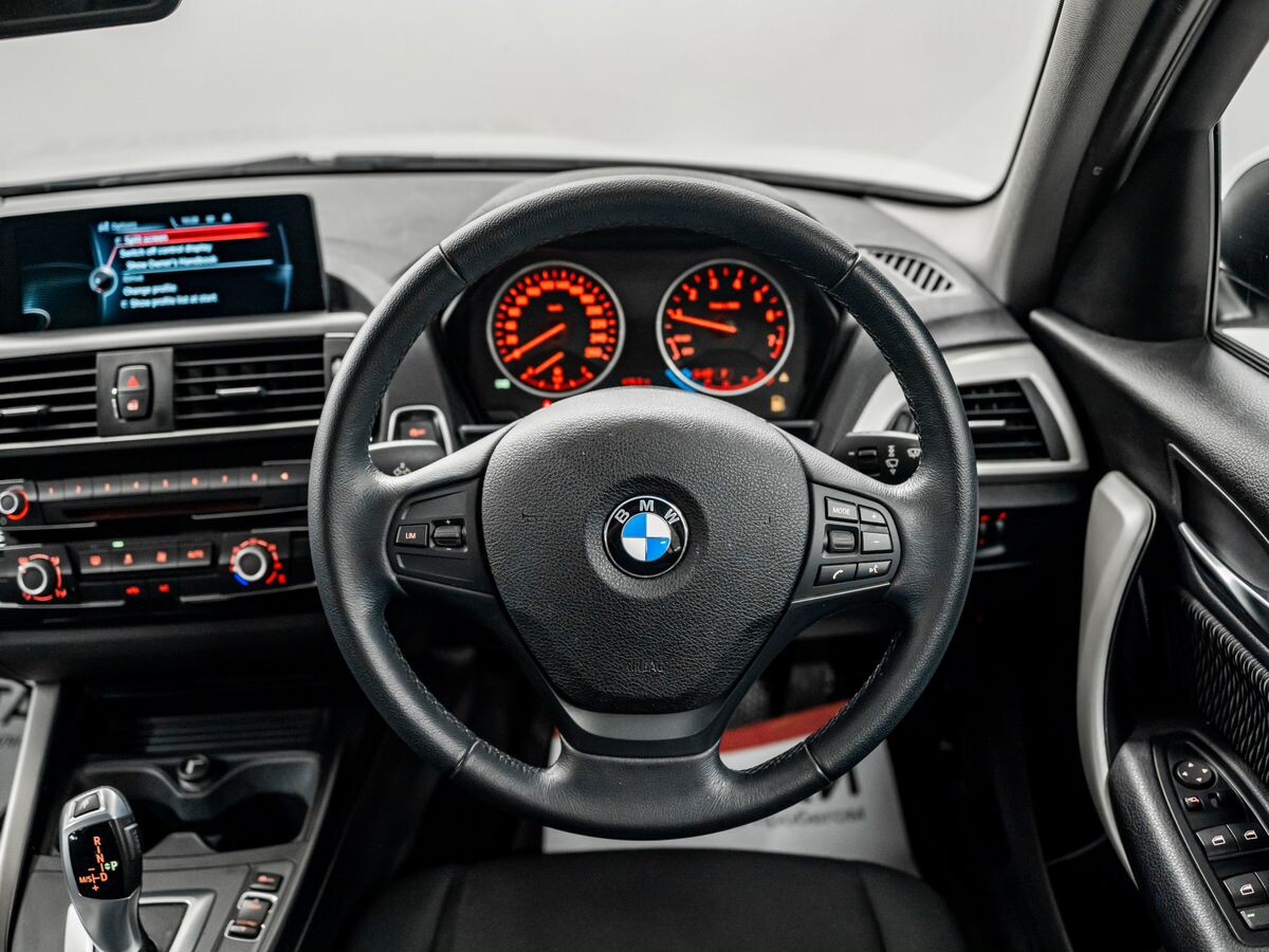 BMW 1 серии 2015 - фото автомобиля