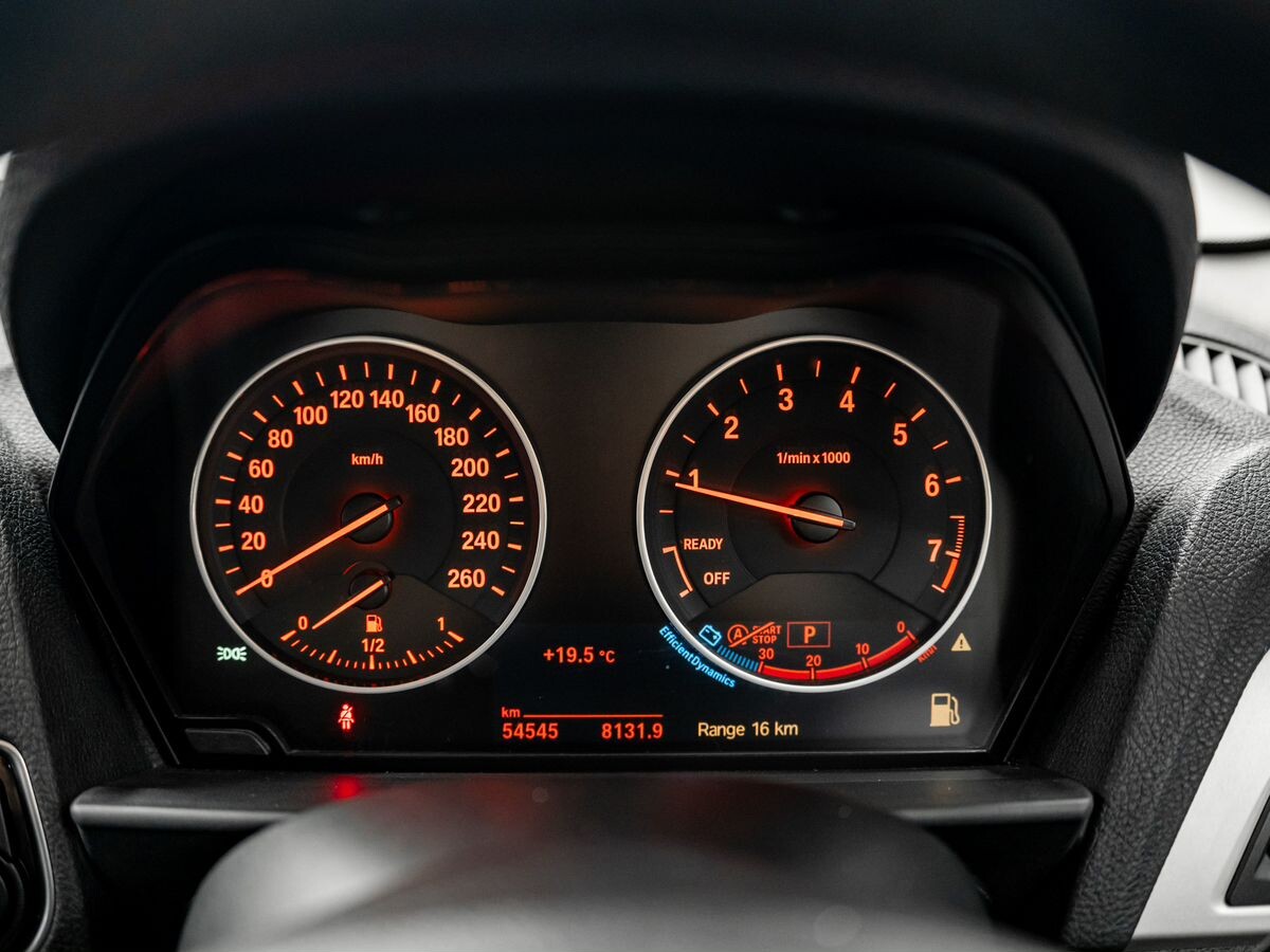 BMW 1 серии 2015 - фото автомобиля