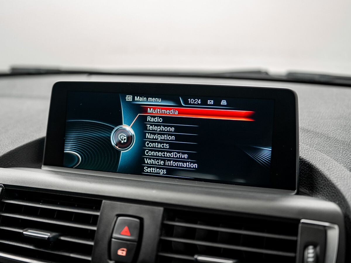 BMW 1-Series 2015 - фото автомобиля
