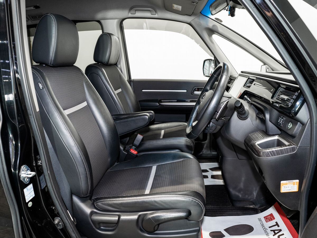 Honda Stepwgn 2016 - фото автомобиля